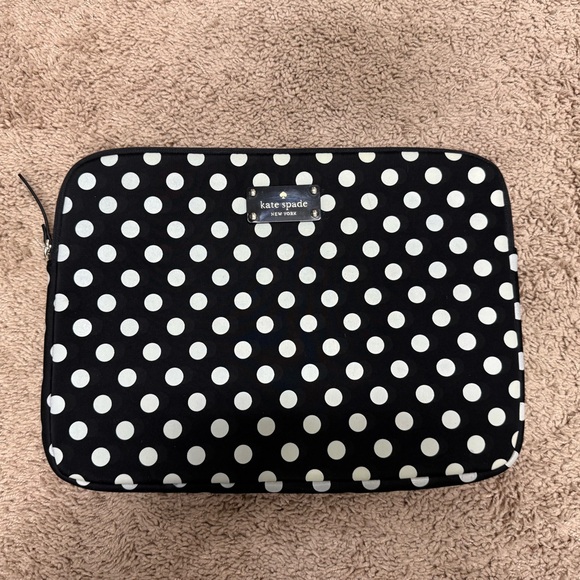 Kate Spade Black and White Polka Dot Design Laptop Sleeve - Picture 1 of 4
